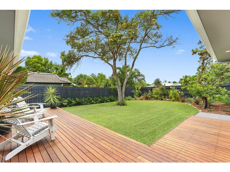 6 Hawley Court, Sunrise Beach QLD 4567