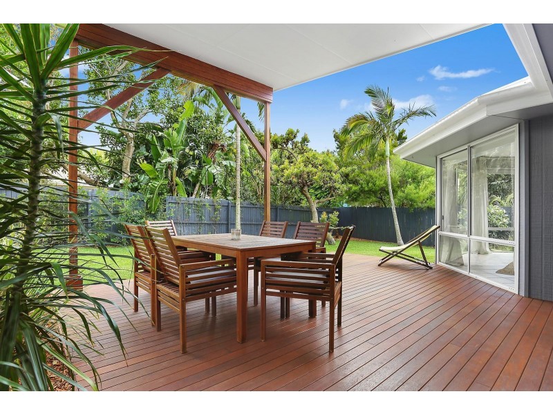 6 Hawley Court, Sunrise Beach QLD 4567