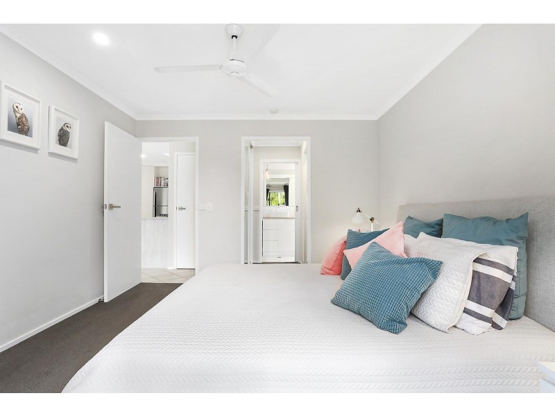 6 Hawley Court, Sunrise Beach QLD 4567