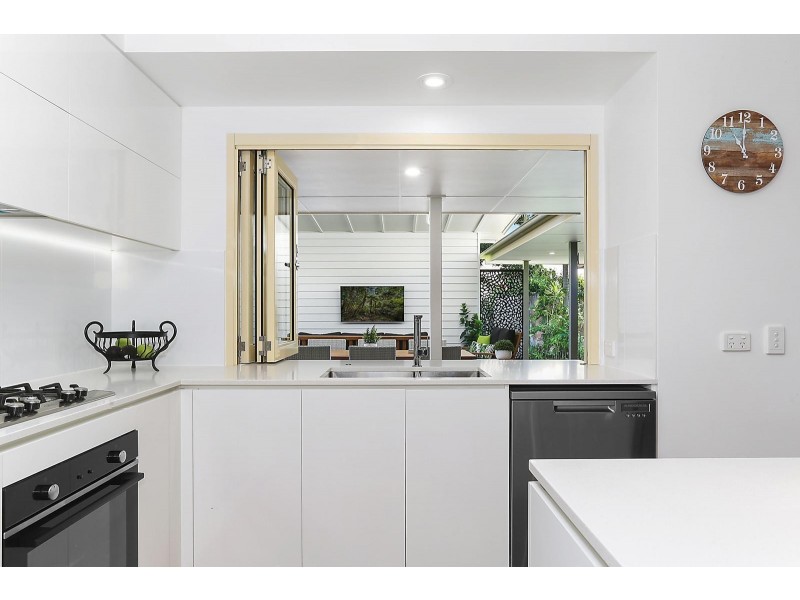 35 Comet Drive, Sunrise Beach QLD 4567