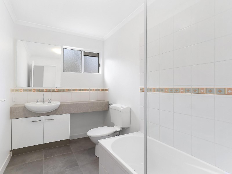 2/8 Orealla Crescent, Sunrise Beach QLD 4567
