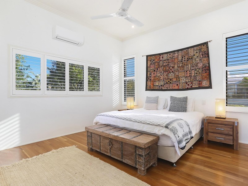 2/62 Southern Cross Parade, Sunrise Beach QLD 4567