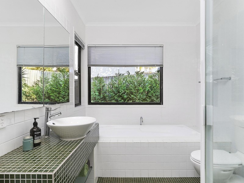 2/62 Southern Cross Parade, Sunrise Beach QLD 4567