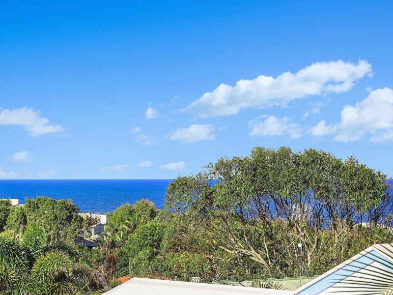 2/62 Southern Cross Parade, Sunrise Beach QLD 4567