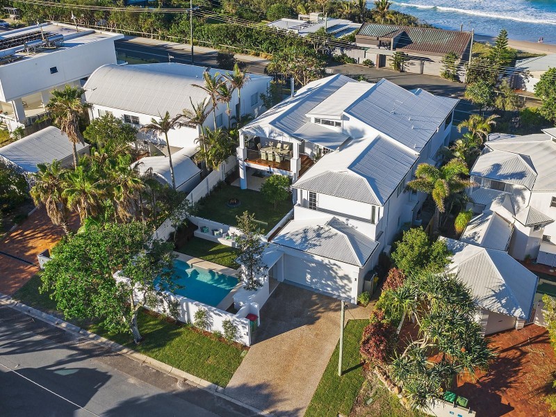 16 Corsair Crescent, Sunrise Beach QLD 4567