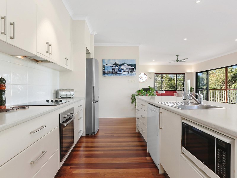 8 Mirrabook Court, Noosa Heads QLD 4567