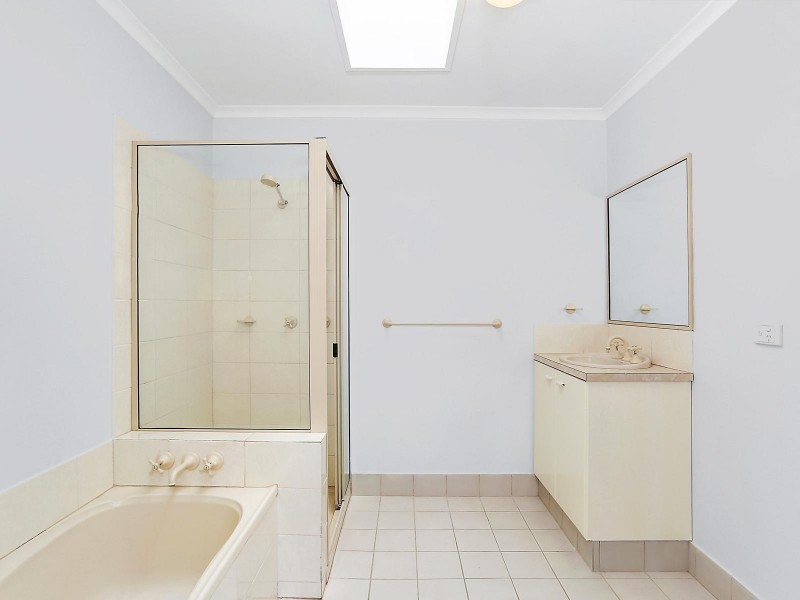 2/14 Sobraon Street, Sunrise Beach QLD 4567