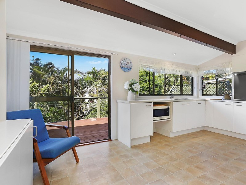 16 Paluma Street, Sunrise Beach QLD 4567