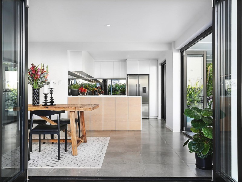 6 Weyba Street, Sunshine Beach QLD 4567