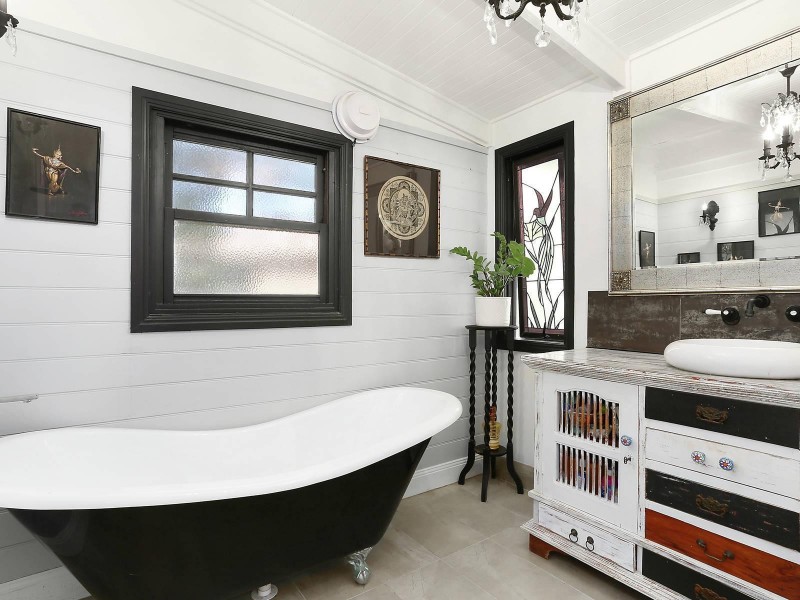 5 Victory Crescent, Sunrise Beach QLD 4567