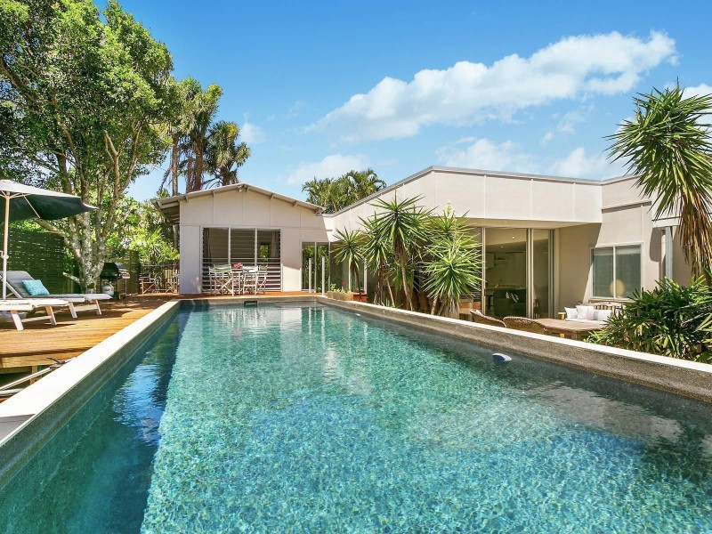 13 Commodore Court, Sunrise Beach QLD 4567