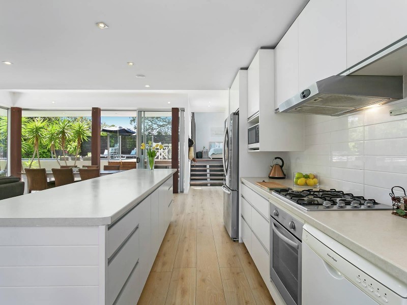 13 Commodore Court, Sunrise Beach QLD 4567