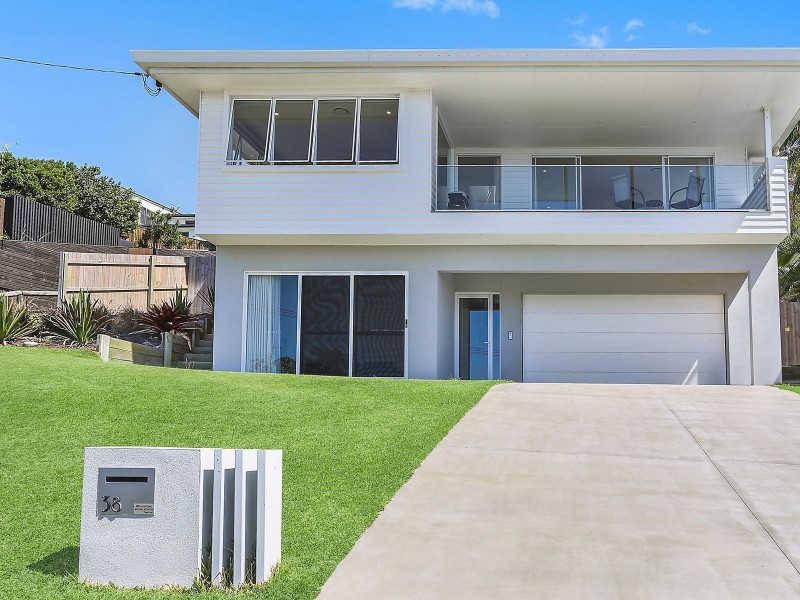 38 Orient Drive, Sunrise Beach QLD 4567