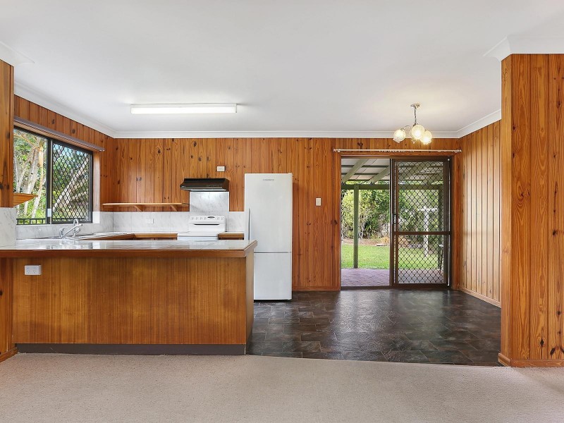 37 Dame Patti Drive, Sunrise Beach QLD 4567