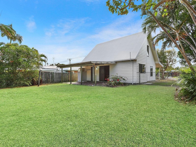 37 Dame Patti Drive, Sunrise Beach QLD 4567