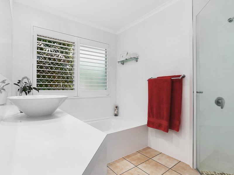 16 Tangmere Court, Noosa Heads QLD 4567