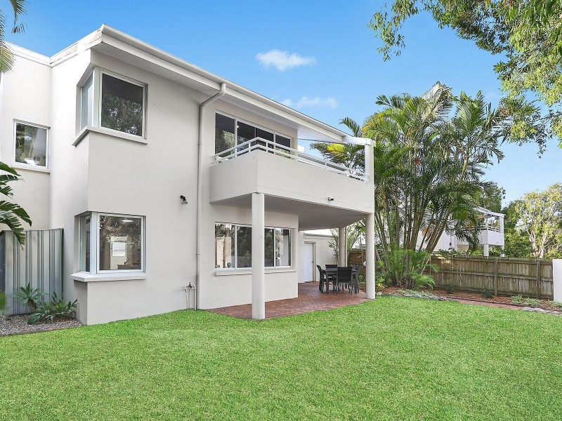 1/53 Southern Cross Parade, Sunrise Beach QLD 4567