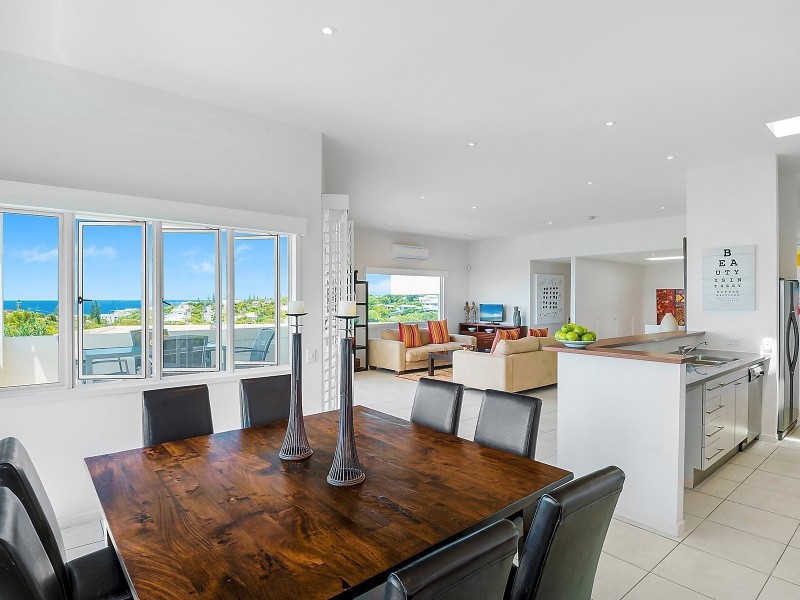 16 Captains Court, Sunrise Beach QLD 4567