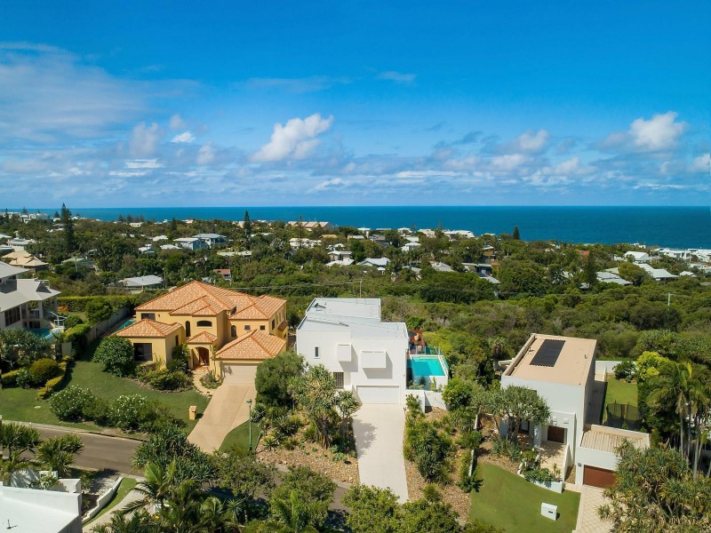 16 Captains Court, Sunrise Beach QLD 4567