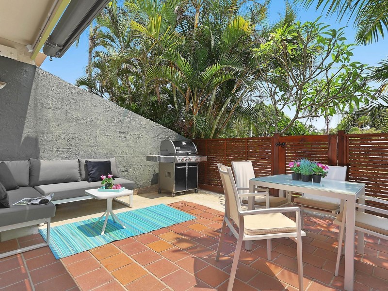 2/25 Coral Tree Avenue, Noosa Heads QLD 4567