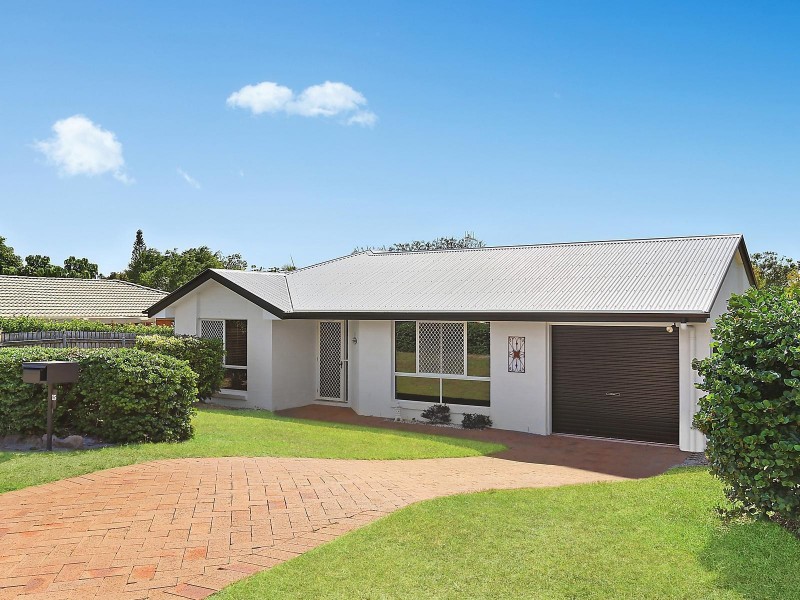 15 Hardy Street, Sunrise Beach QLD 4567