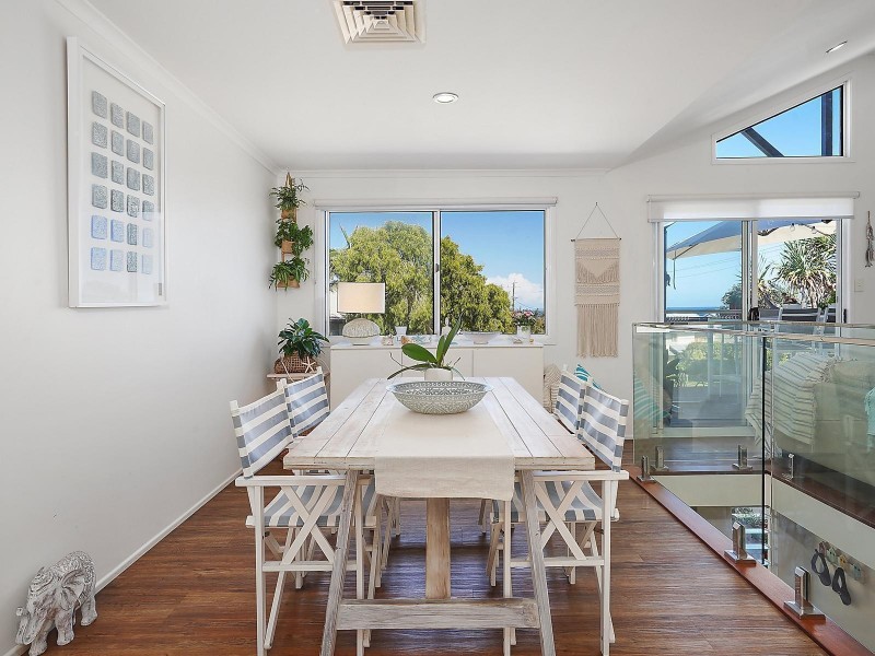 1/8 Orealla Crescent, Sunrise Beach QLD 4567