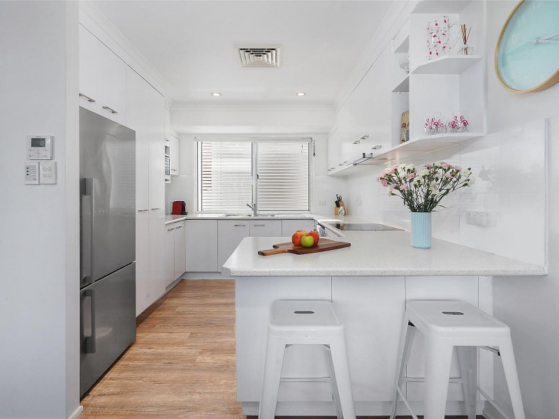 1/8 Orealla Crescent, Sunrise Beach QLD 4567