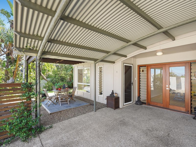 1/8 Orealla Crescent, Sunrise Beach QLD 4567