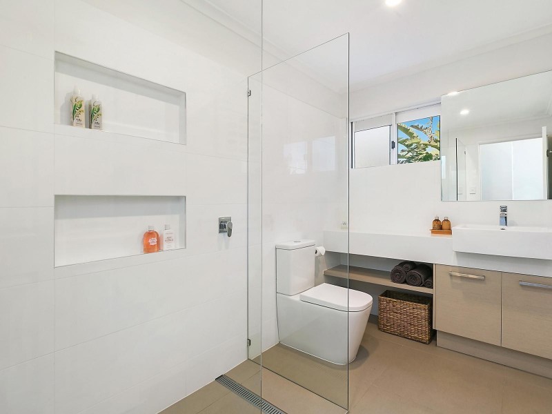1/8 Orealla Crescent, Sunrise Beach QLD 4567