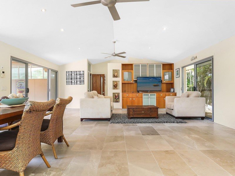 5 Freedom Place, Sunrise Beach QLD 4567