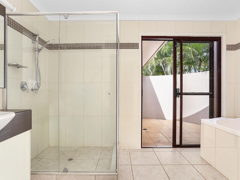 5 Freedom Place, Sunrise Beach QLD 4567