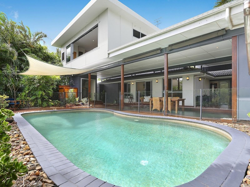 16 Columbia Drive, Sunrise Beach QLD 4567