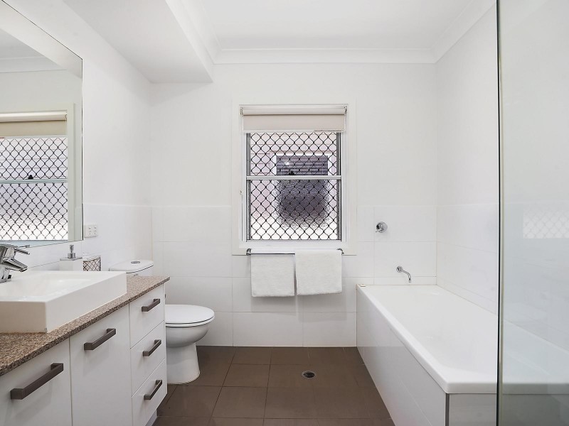 6 Bank Street, Windsor QLD 4030