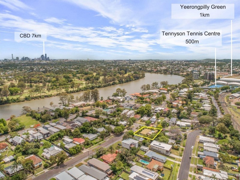 4 Camelot Street, Tennyson QLD 4105