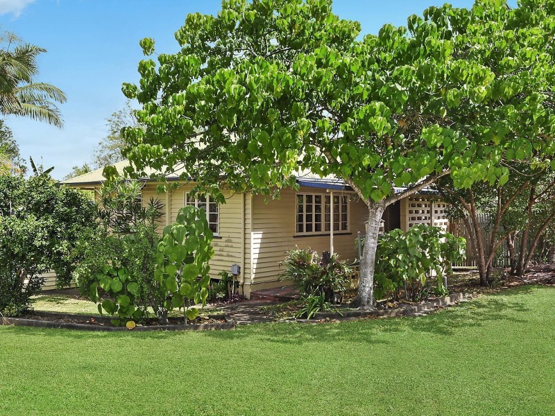 4 Camelot Street, Tennyson QLD 4105