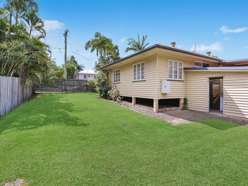 4 Camelot Street, Tennyson QLD 4105