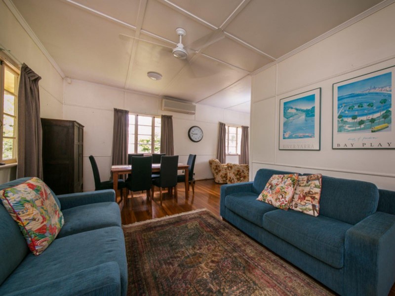 4 Camelot Street, Tennyson QLD 4105