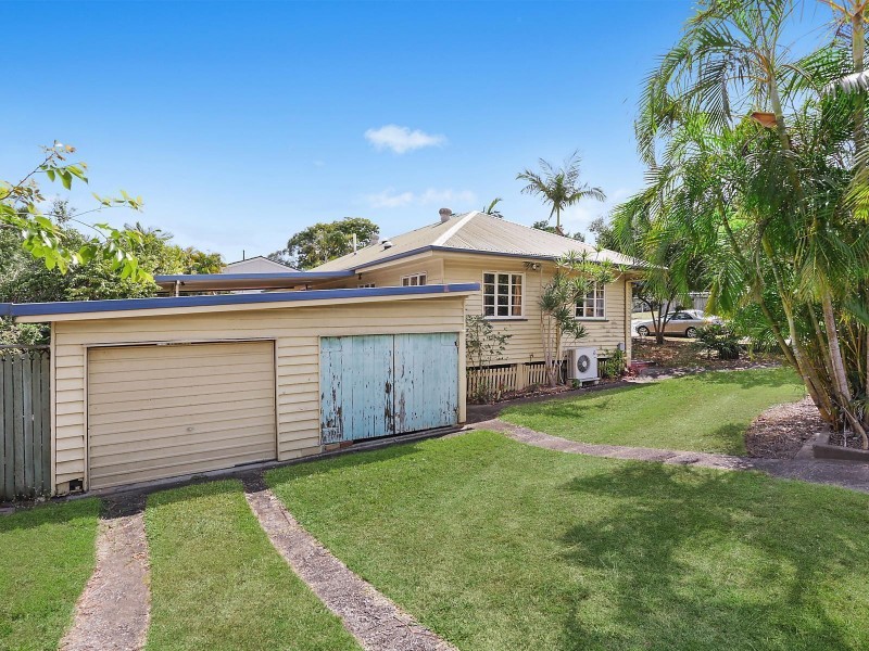 4 Camelot Street, Tennyson QLD 4105