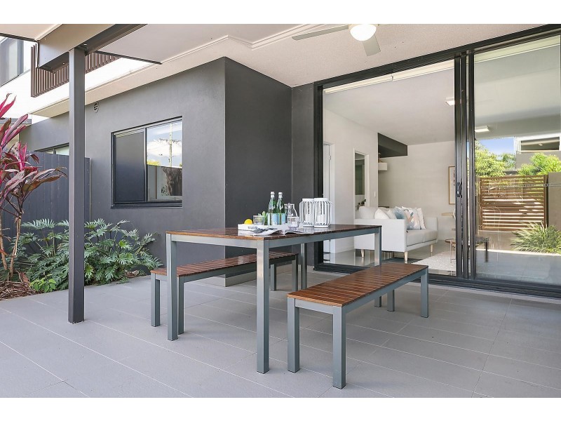 2/21 Yeronga Street, Yeronga QLD 4104