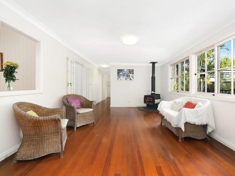 64 Days Avenue, Yeronga QLD 4104