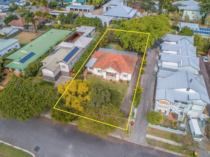 64 Days Avenue, Yeronga QLD 4104