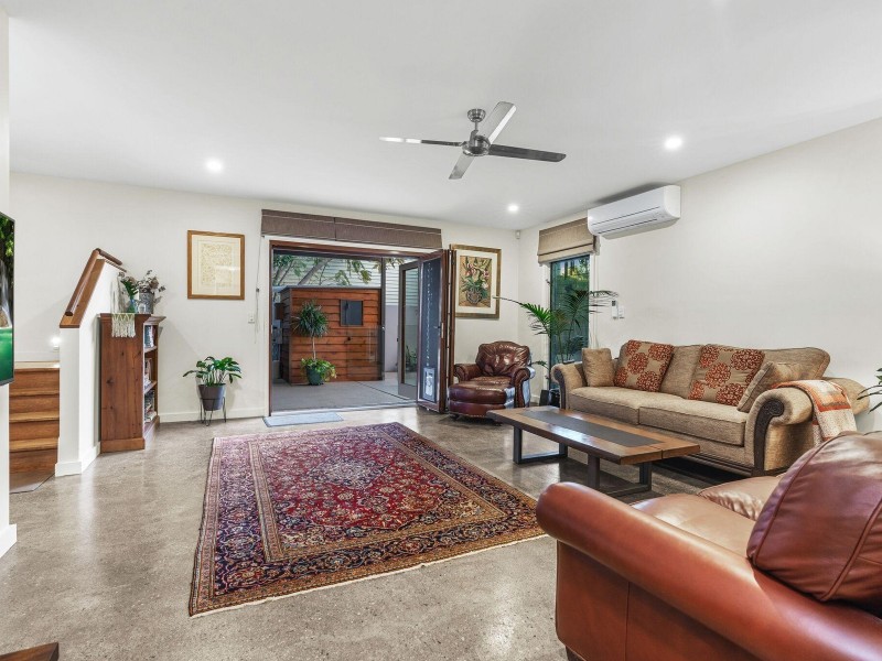 37 Redfern Street, Woolloongabba QLD 4102