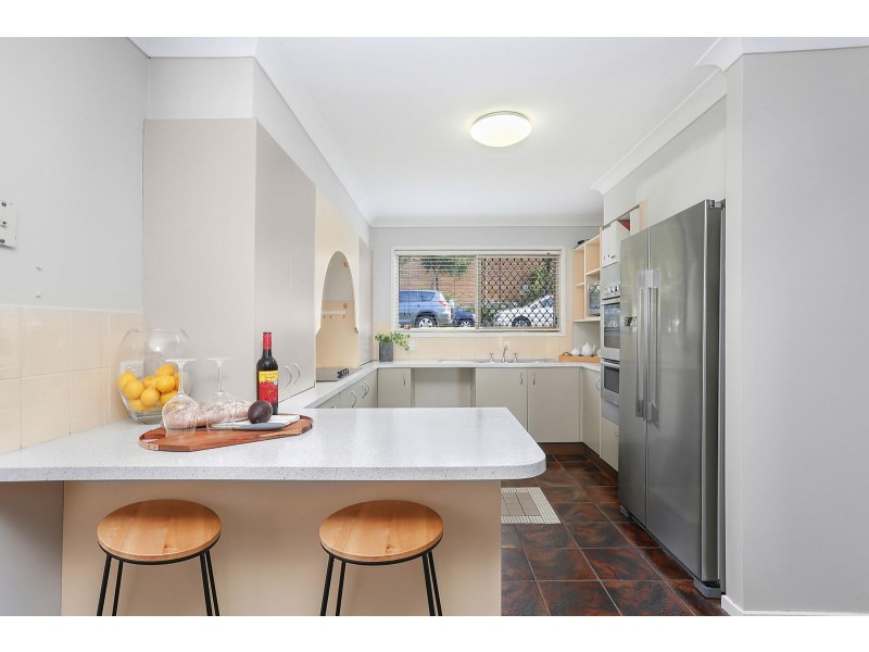 2 Brochet Street, Mansfield QLD 4122