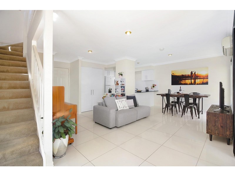 4/7 Eversley Terrace, Yeronga QLD 4104