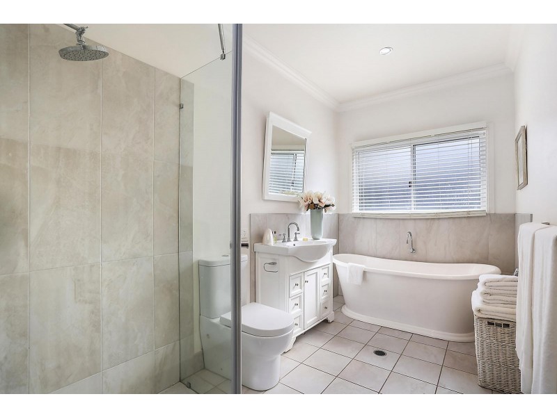 11 Myla Terrace, Tennyson QLD 4105