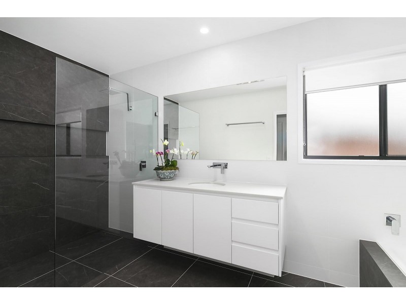 248 Weller (Adjacent to Ellington St) Road, Tarragindi QLD 4121