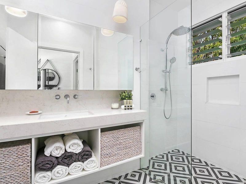 28 Ormadale Road, Yeronga QLD 4104