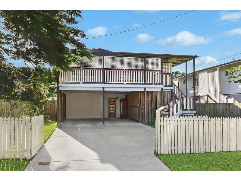 35 Newcastle Street, Fairfield QLD 4103