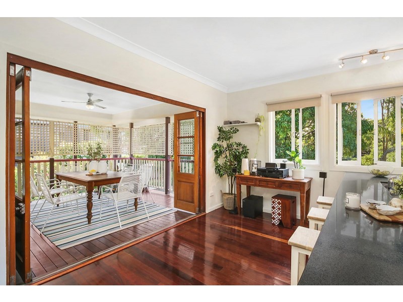 35 Newcastle Street, Fairfield QLD 4103