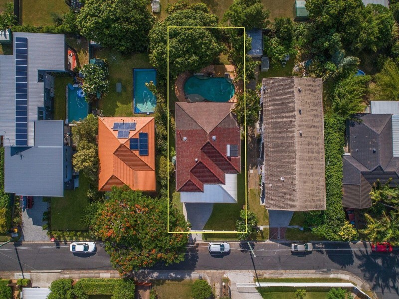 35 Newcastle Street, Fairfield QLD 4103